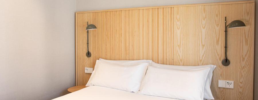 Chambre double avec balcon (lit double) Chambre double avec balcon (lit double)